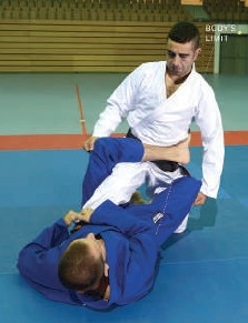 Blocage latéral du genou - Reglement Ne Waza 70